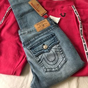 Sold on M•E•R•C•A•R•i